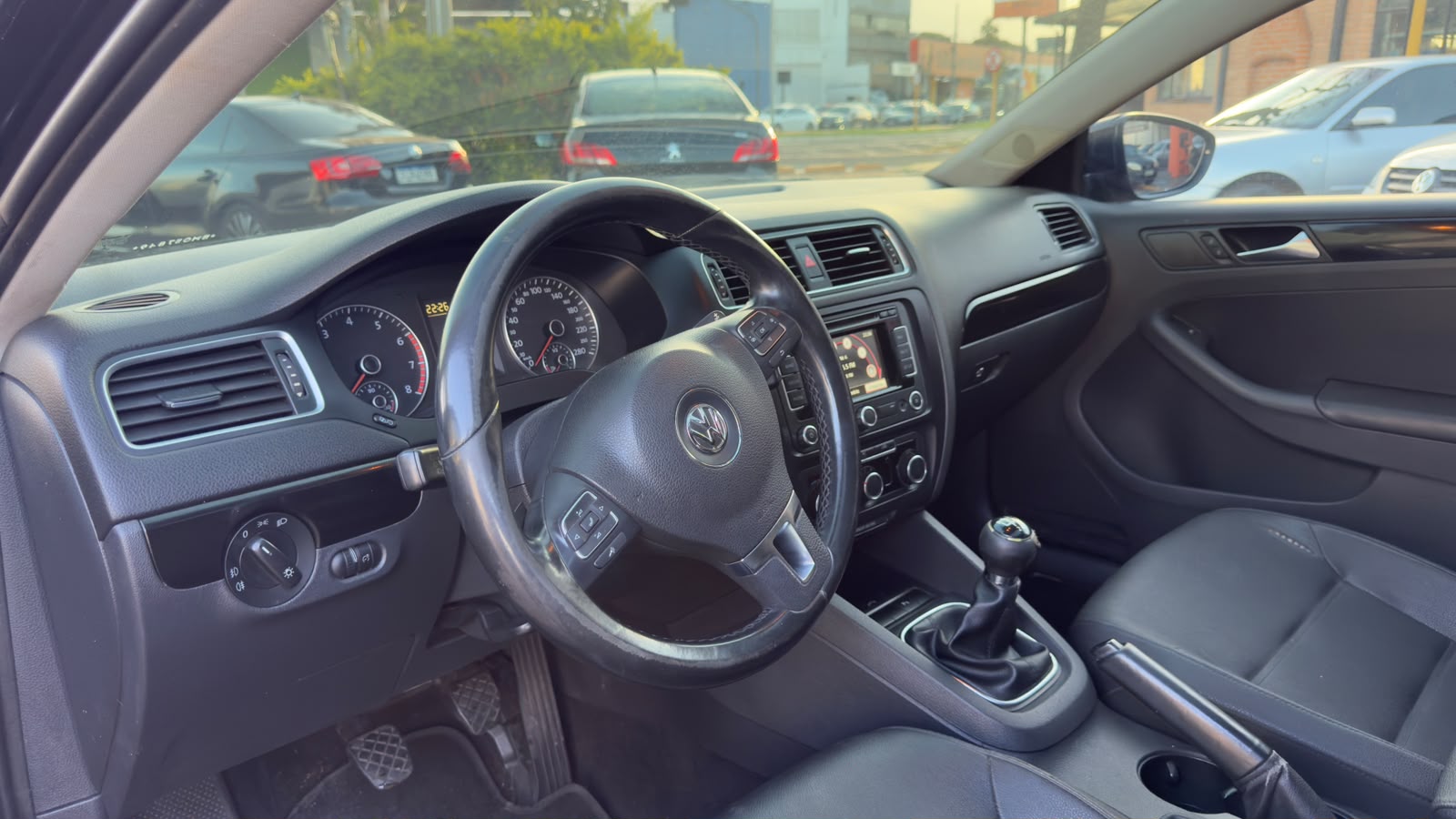 volkswagen Jetta 2011 — foto 5